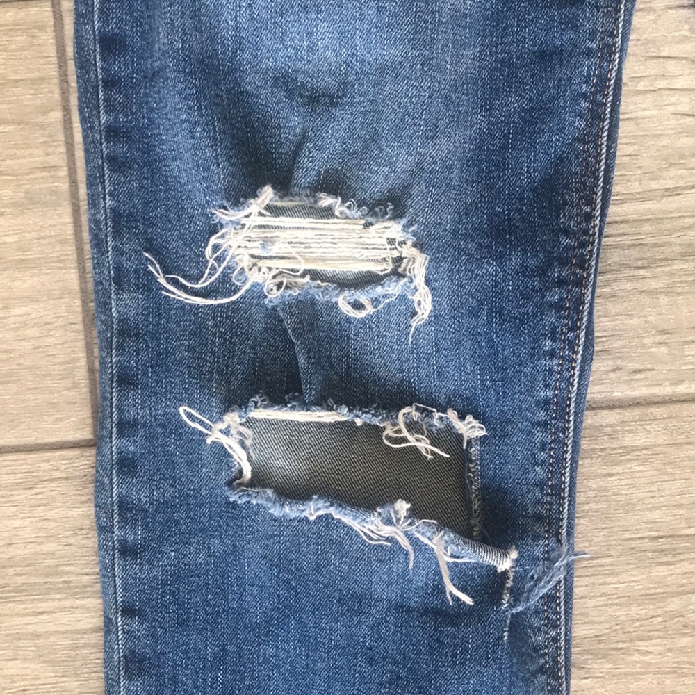 Women’s Old Navy Boyfriend Jeans - Picture 3 of 8